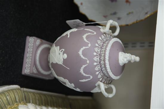 A Wedgwood lilac jasper twin handled vase and cover, early 20th century, 33cm